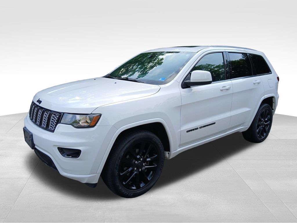 Used 2020 Jeep Grand Cherokee Altitude AWD/4WD image 3