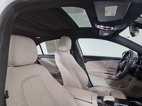 Used 2019 Mercedes-Benz A 220 image 28