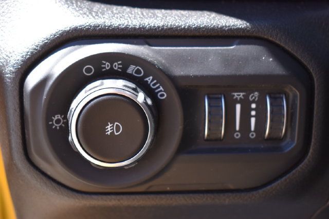Used 2018 Jeep Wrangler Unlimited Sahara AWD/4WD image 24