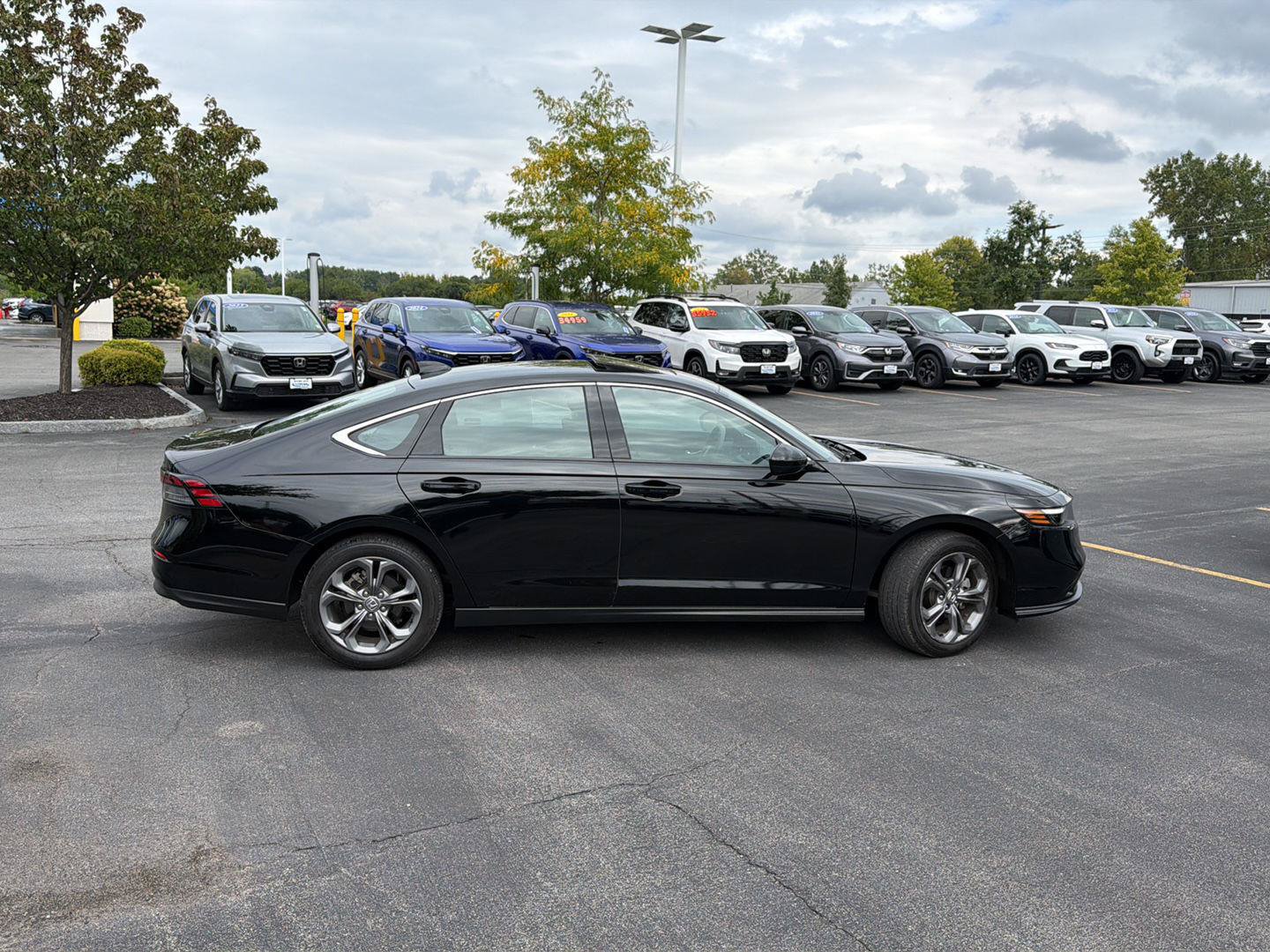 Used 2023 Honda Accord EX image 8