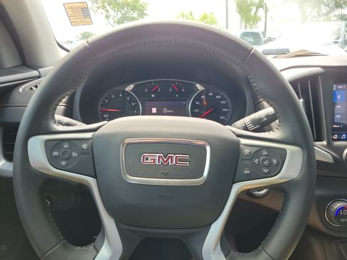 Used 2021 GMC Terrain SLE w/ Driver Convenience Package FWD image 18