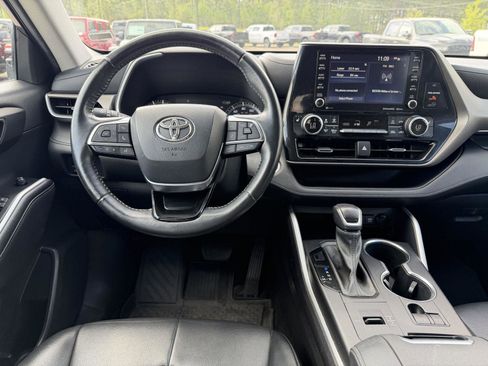 Used 2021 Toyota Highlander XLE image 8