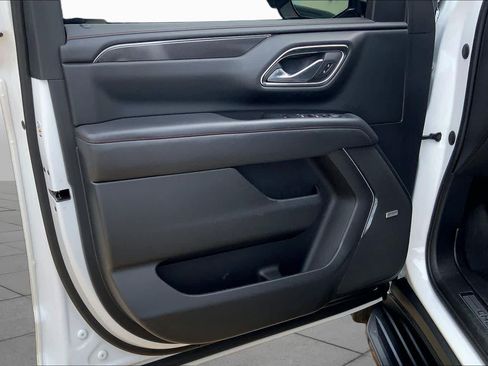 Used 2022 Chevrolet Tahoe RST w/ Luxury Package RWD image 22
