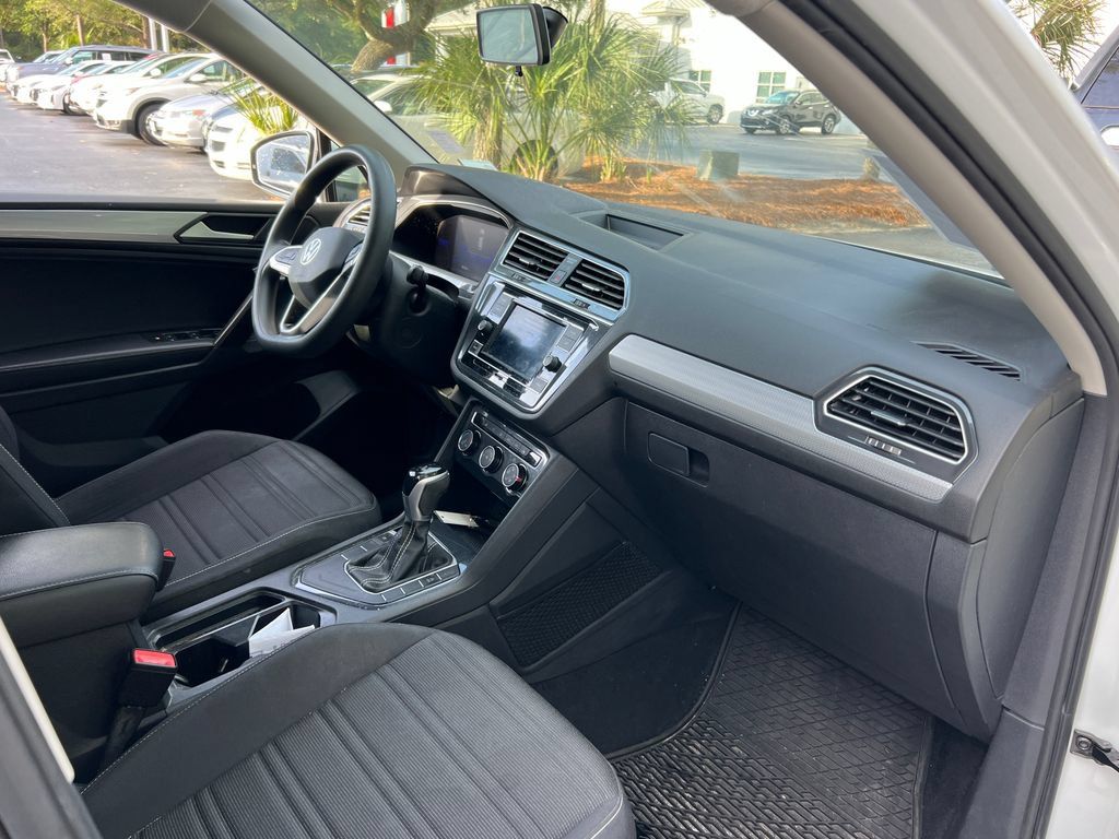 Used 2022 Volkswagen Tiguan S FWD image 11