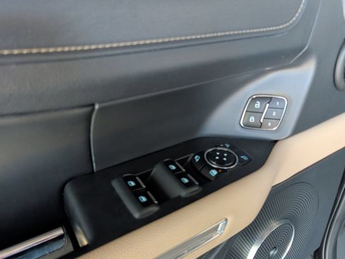 Used 2024 Ford Expedition Limited AWD/4WD image 22