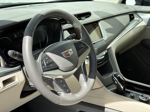 Certified 2023 Cadillac XT5 Premium Luxury w/ LPO, Floor Liner Package AWD/4WD image 15