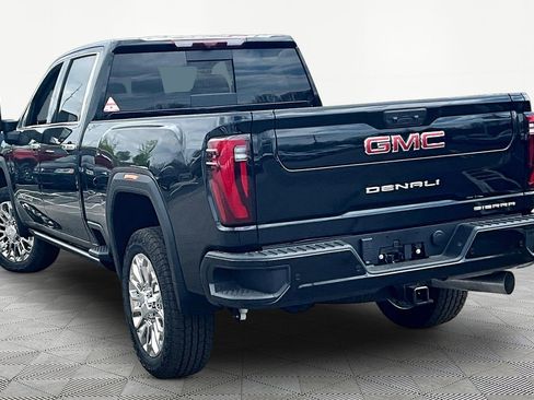 New 2026 GMC Sierra 2500 Denali w/ Denali Reserve Package AWD/4WD image 3