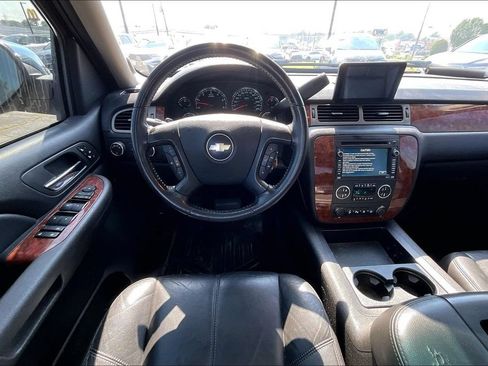 Used 2008 Chevrolet Avalanche LTZ w/ LTZ Preferred Equipment Group AWD/4WD image 5