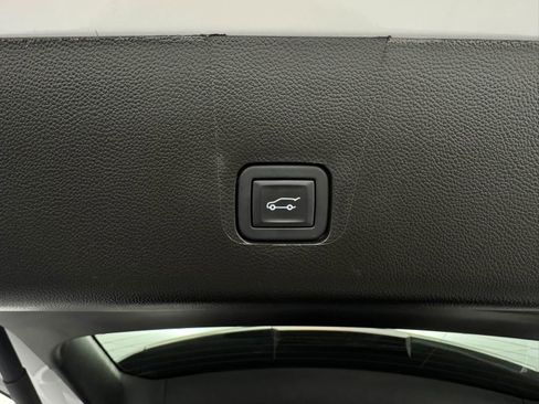Used 2023 Chevrolet Traverse RS AWD/4WD image 51