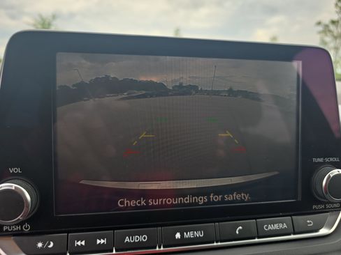 Used 2022 Nissan Rogue SV FWD image 23