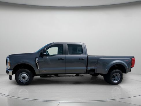 New 2026 Ford F350 XL w/ XL Chrome Package image 15