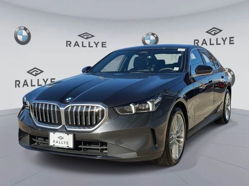 Certified 2025 BMW 530i xDrive image 3