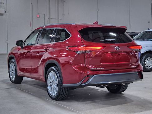 Used 2021 Toyota Highlander Limited image 11