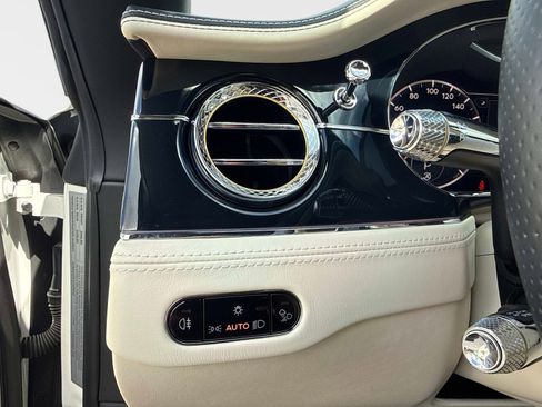 Used 2020 Bentley Continental GT V8 image 47