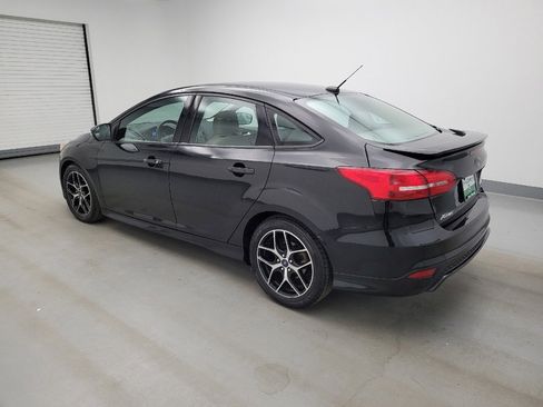 Used 2015 Ford Focus SE w/ SE Sport Package FWD image 3