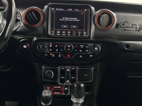 Used 2022 Jeep Gladiator Mojave w/ Cold Weather Group image 25