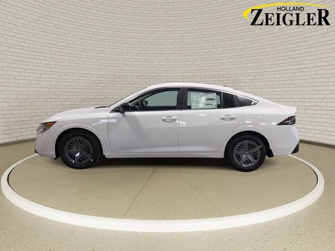 New 2026 Nissan Sentra SV w/ Floor Mat Package FWD image 8