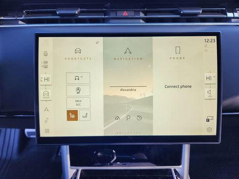 New 2026 Land Rover Range Rover SE image 17