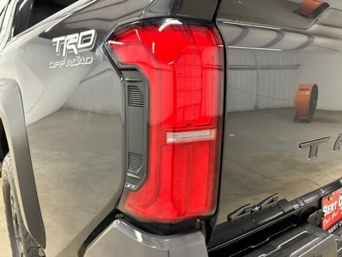Used 2025 Toyota Tacoma TRD Off-Road AWD/4WD image 7