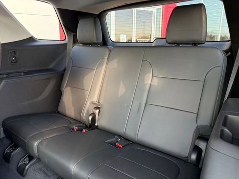 Used 2021 Chevrolet Traverse LT w/ LT Premium Package image 27