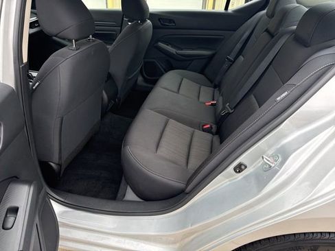 Used 2024 Nissan Altima 2.5 SV image 13
