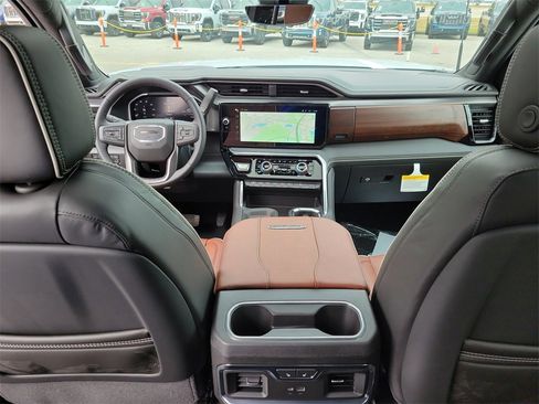 New 2026 GMC Sierra 2500 Denali Ultimate image 17