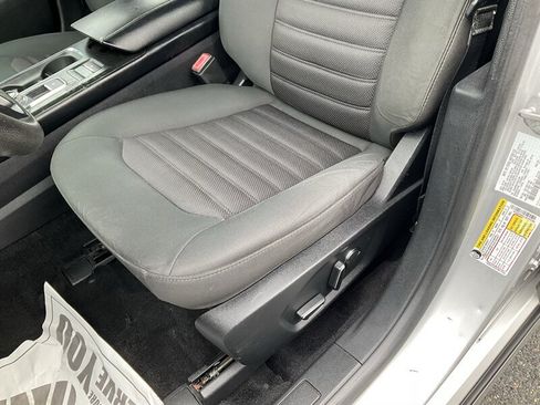 Used 2018 Ford Fusion SE FWD image 21