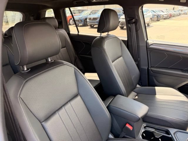 Certified 2024 Volkswagen Tiguan SE R-Line FWD image 19