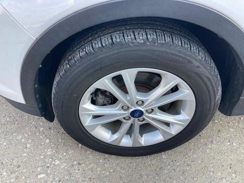 Used 2018 Ford Escape SE w/ SE Sync 3 Package image 10