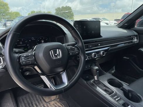 Used 2025 Honda Civic Sport image 10