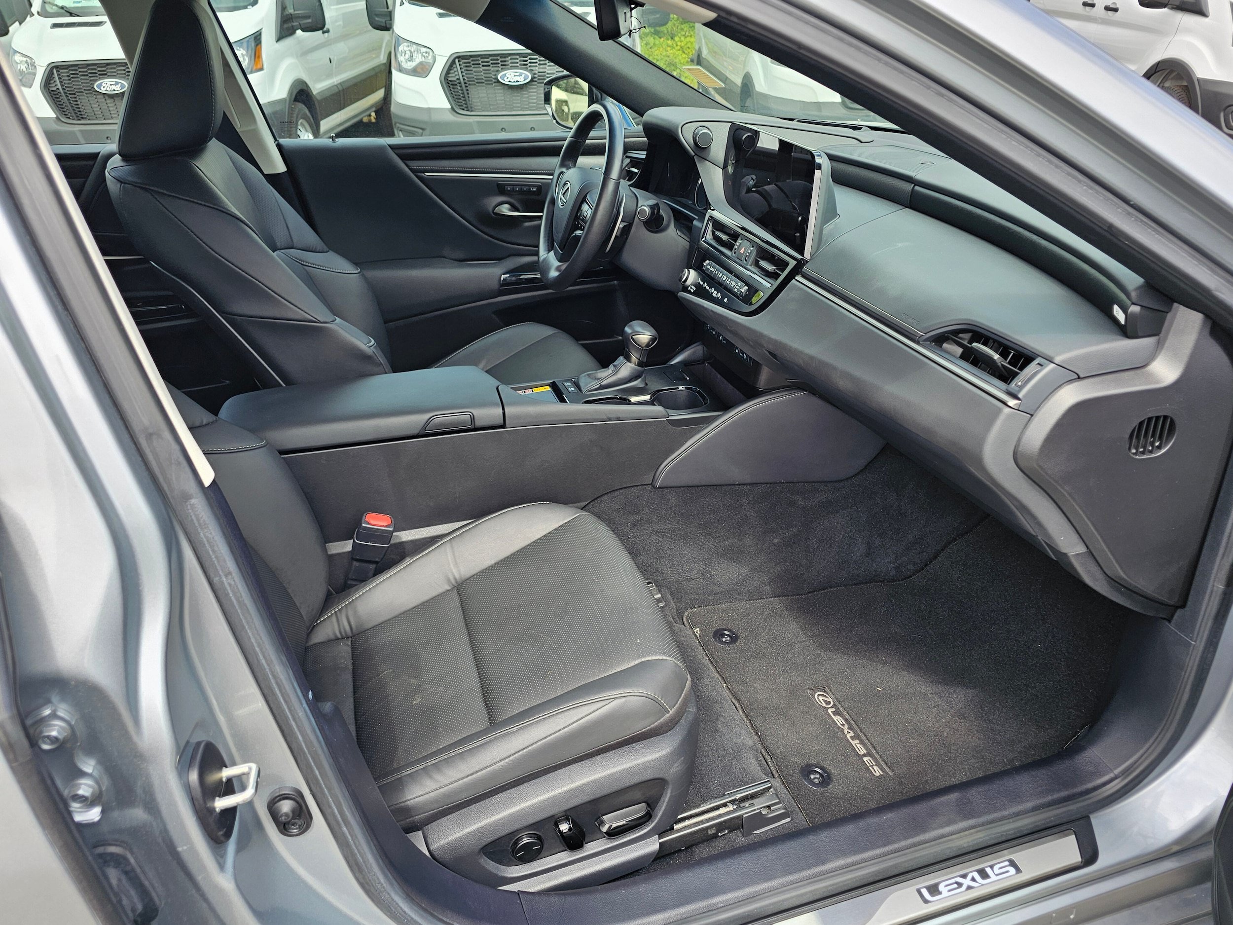 Used 2025 Lexus ES 300h w/ Premium Package FWD image 12