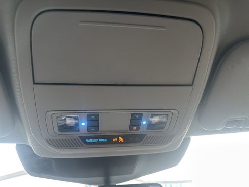 Used 2022 Ford Explorer XLT w/ Equipment Group 202A image 27