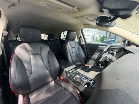 Used 2022 Buick Envision Essence w/ Sport Touring Package FWD image 11