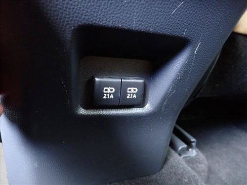 Used 2019 Toyota RAV4 Limited w/ Cold Weather Package AWD/4WD image 11