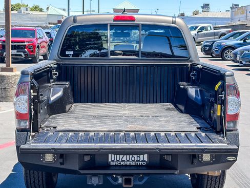 Used 2012 Toyota Tacoma 4x4 Double Cab w/ TRD Off-Road Pkg image 25