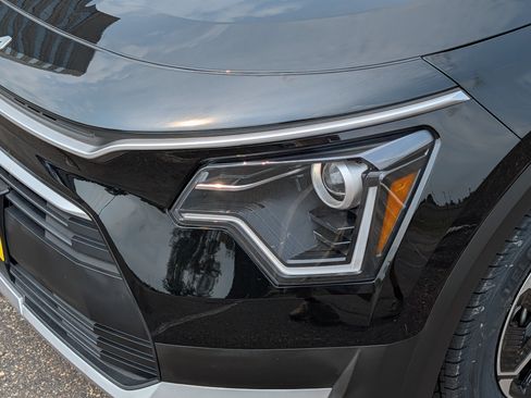 Certified 2024 Kia Niro EX w/ EX Cold Weather Package FWD image 16