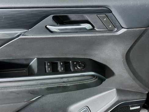 Used 2025 GMC Acadia Elevation image 15