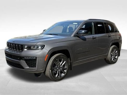 New 2026 Jeep Grand Cherokee Limited AWD/4WD image 3