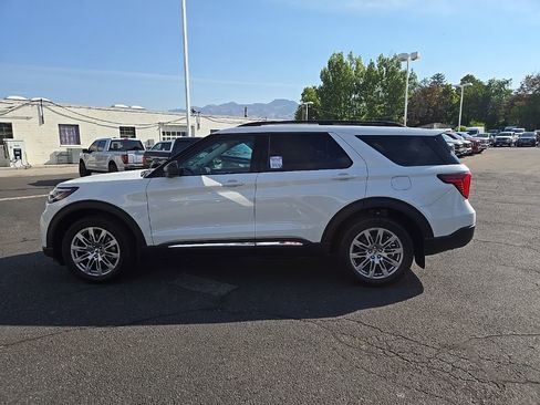 New 2025 Ford Explorer Active w/ Active Comfort Package image 8