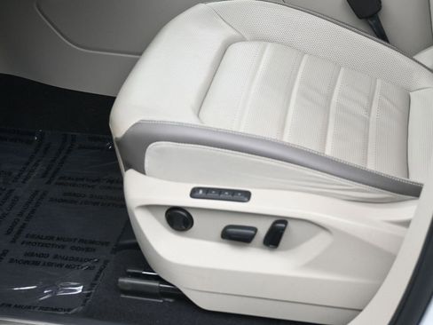 Used 2023 Volkswagen Atlas SEL Premium image 17