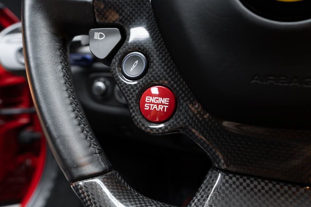 Used 2015 Ferrari 458 Italia Coupe RWD image 40