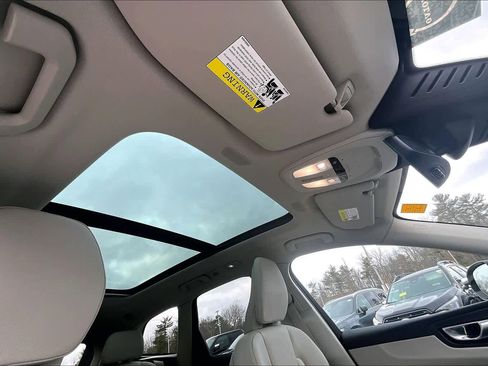 Certified 2023 Volvo XC60 B5 Plus w/ Climate Package image 14