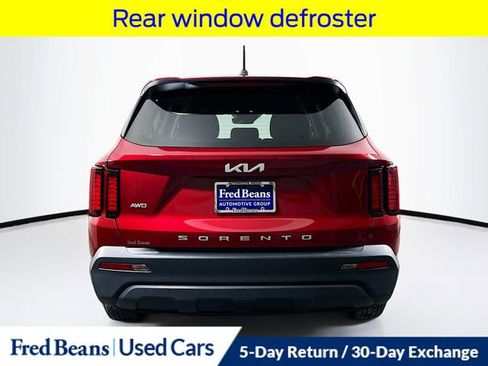 Used 2022 Kia Sorento LX image 8