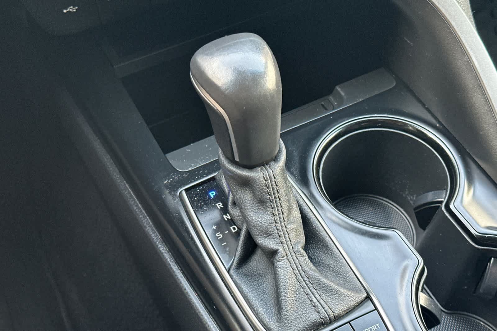 Used 2020 Toyota Camry SE FWD image 24