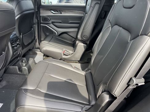 New 2026 Jeep Grand Cherokee L Limited AWD/4WD image 13