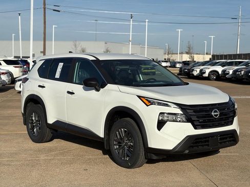 New 2026 Nissan Rogue S image 4