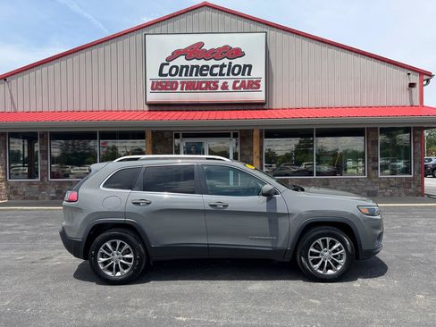 Used 2021 Jeep Cherokee Latitude Lux w/ Comfort/Convenience Group AWD/4WD image 3