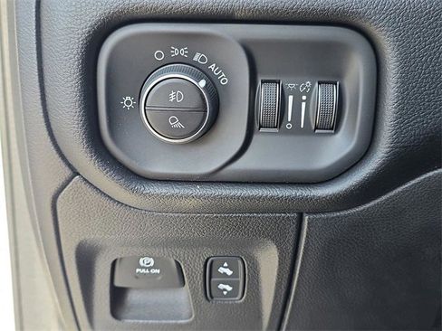 Used 2020 RAM 1500 Laramie image 11