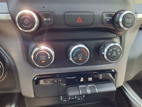 Used 2022 RAM 1500 Big Horn AWD/4WD image 7