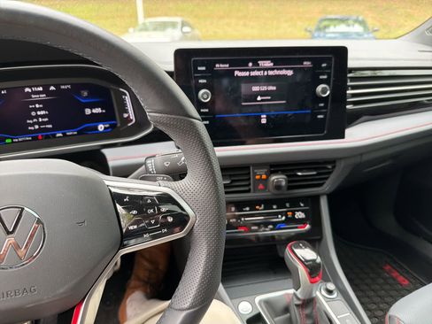 Used 2025 Volkswagen Jetta GLI Autobahn image 20